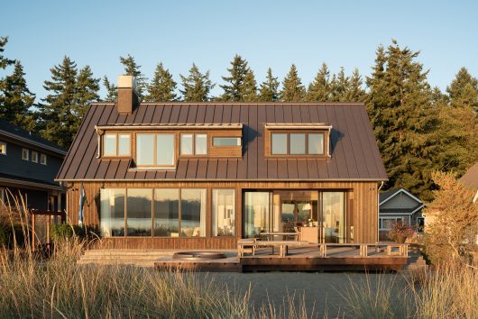 whidbey-island-beach-cabin_ap_017_low-res-530x354
